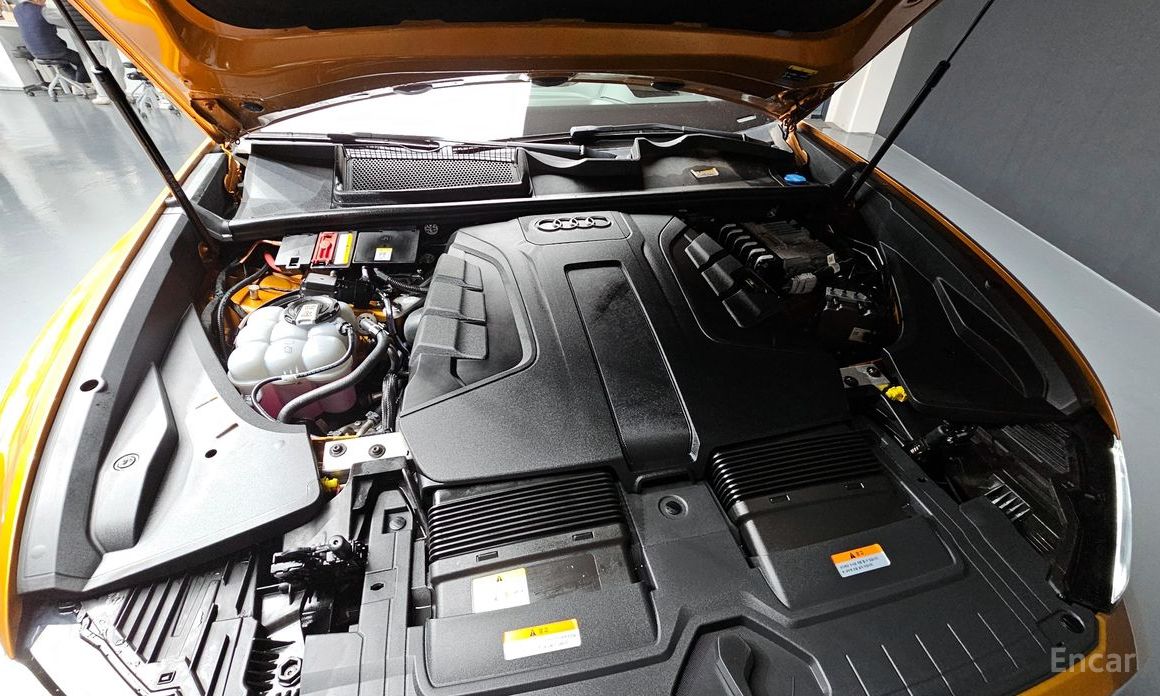  Audi Q8
