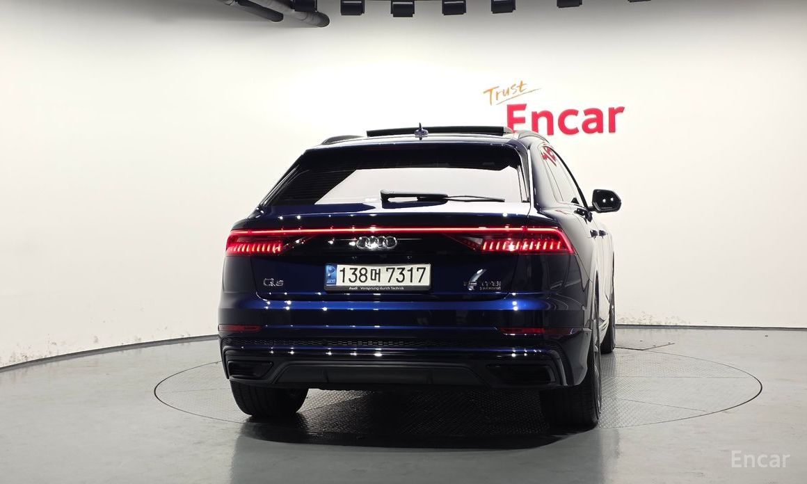  Audi Q8