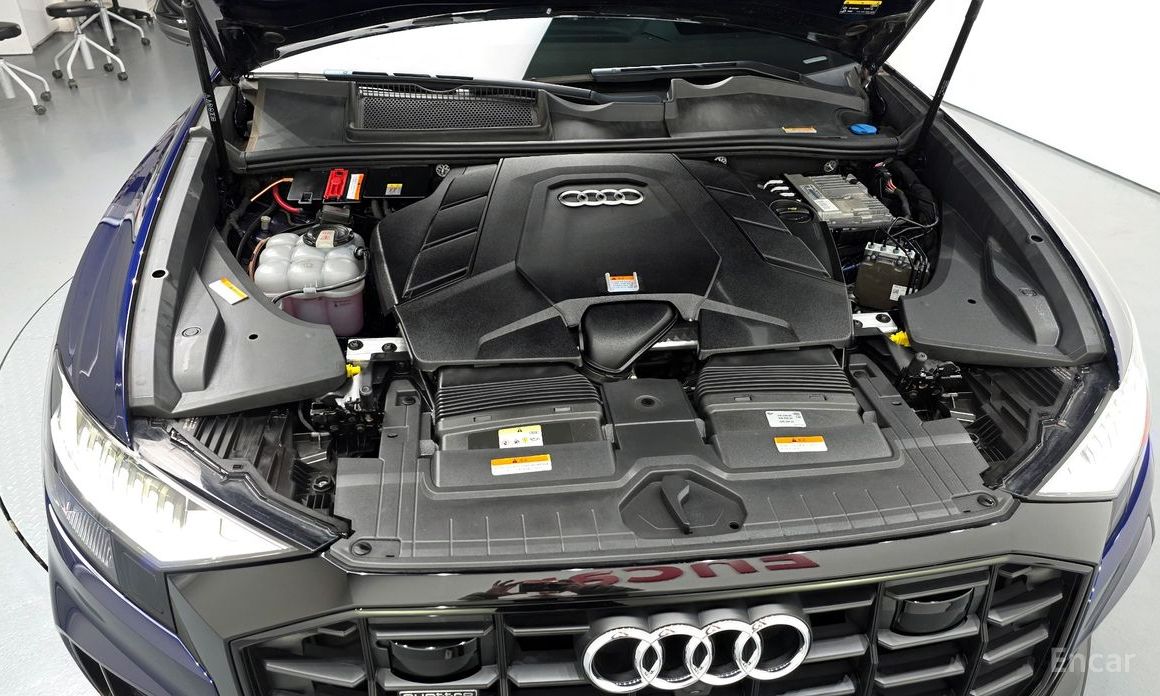  Audi Q8