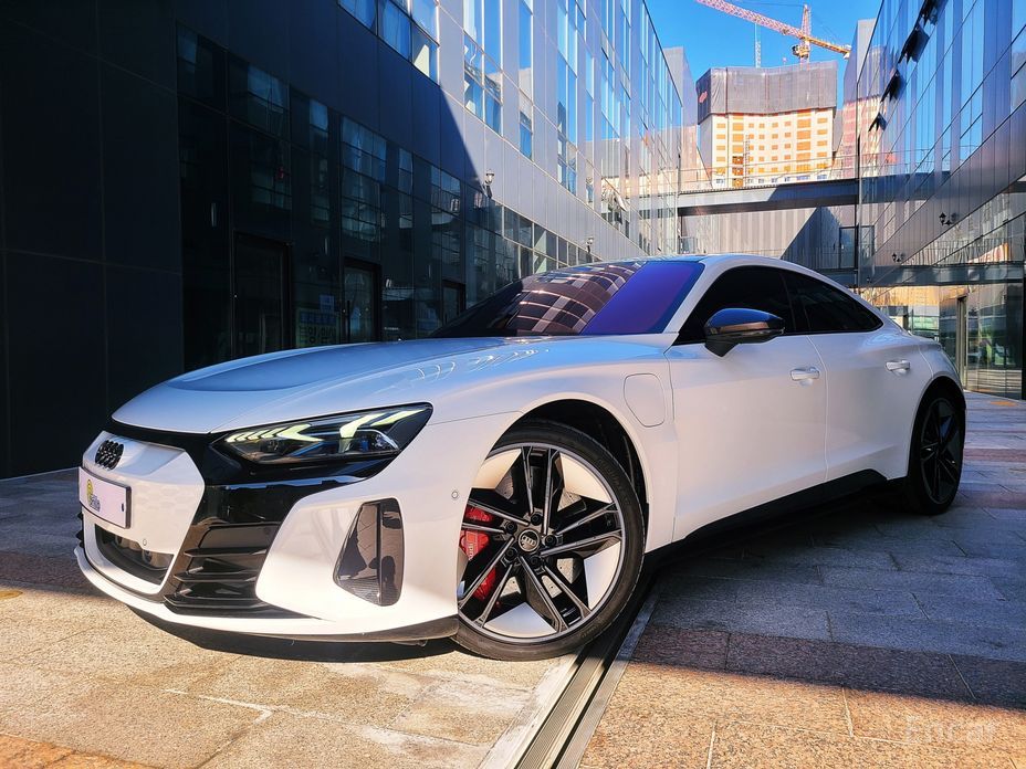  Audi RS e-tron GT