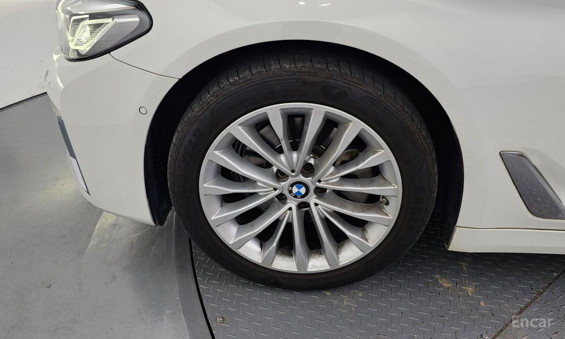  BMW 5-Series