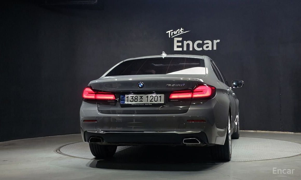  BMW 5-Series