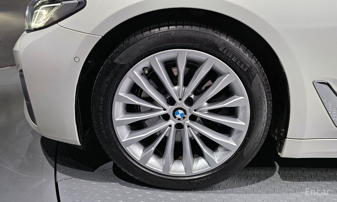  BMW 5-Series