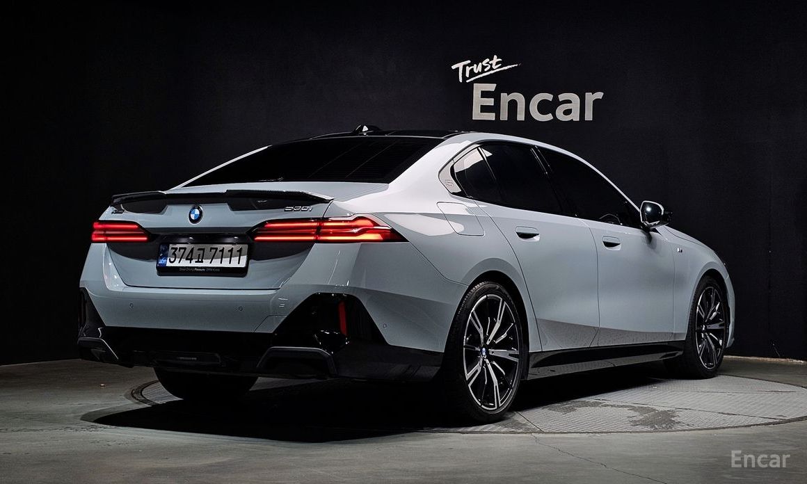  BMW 5-Series