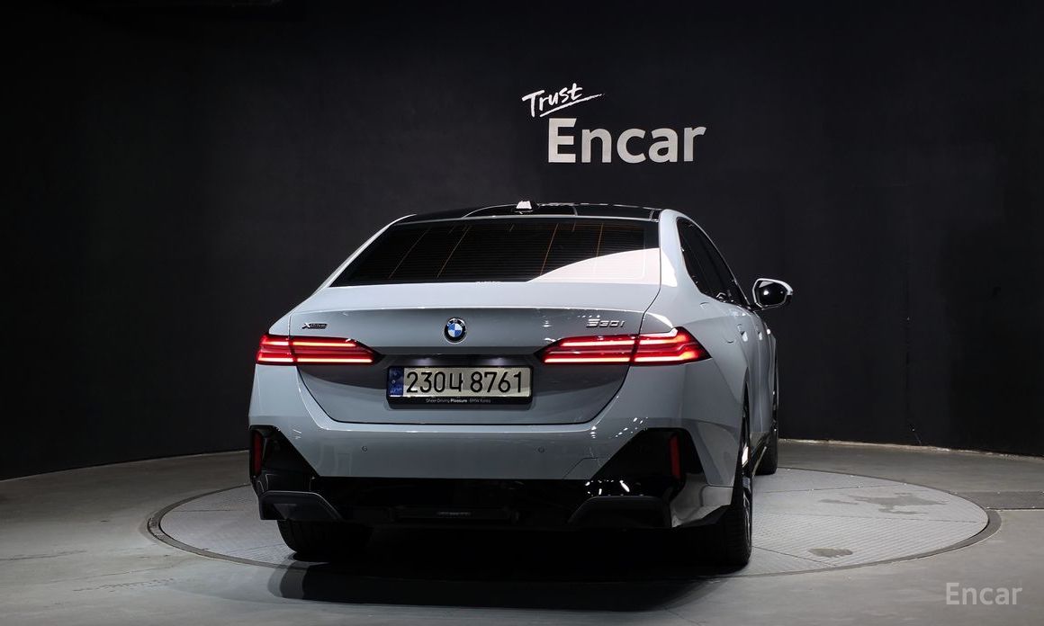  BMW 5-Series