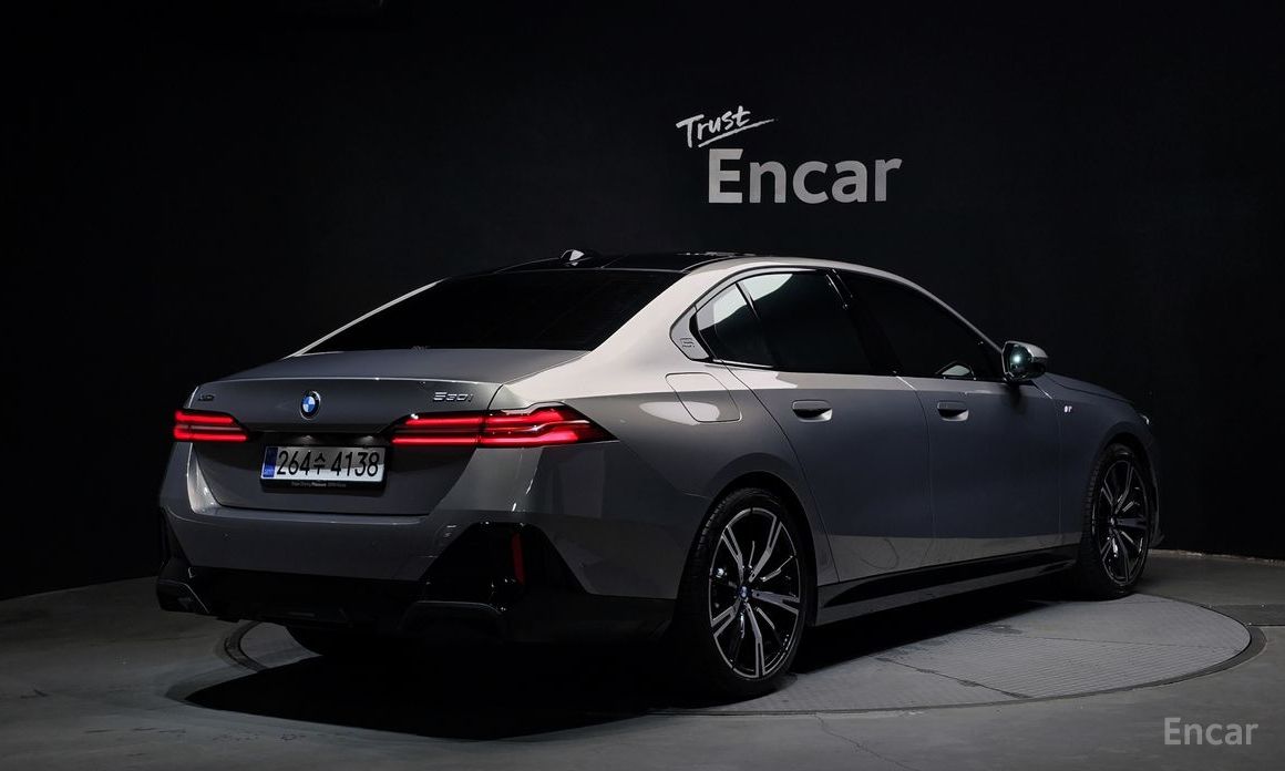  BMW 5-Series