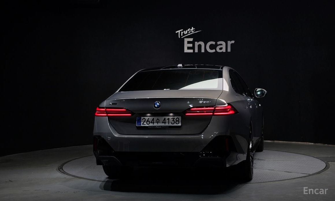  BMW 5-Series
