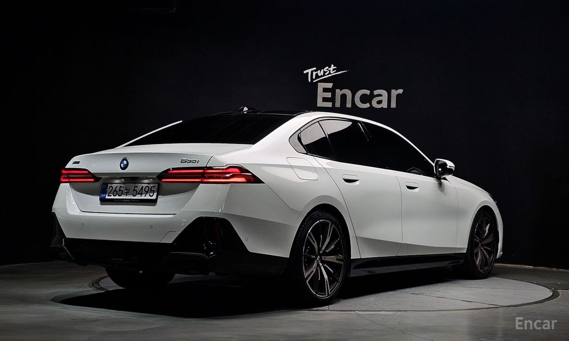  BMW 5-Series