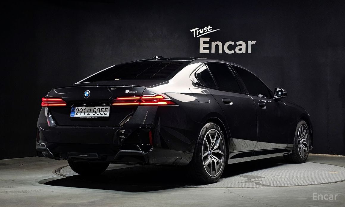  BMW 5-Series