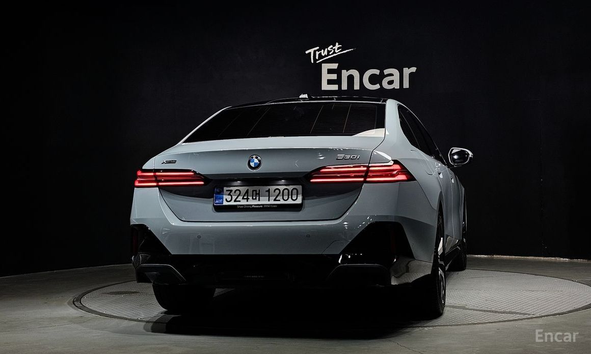  BMW 5-Series
