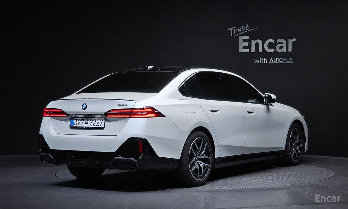  BMW 5-Series