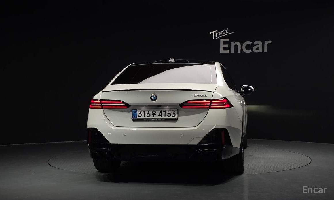  BMW 5-Series