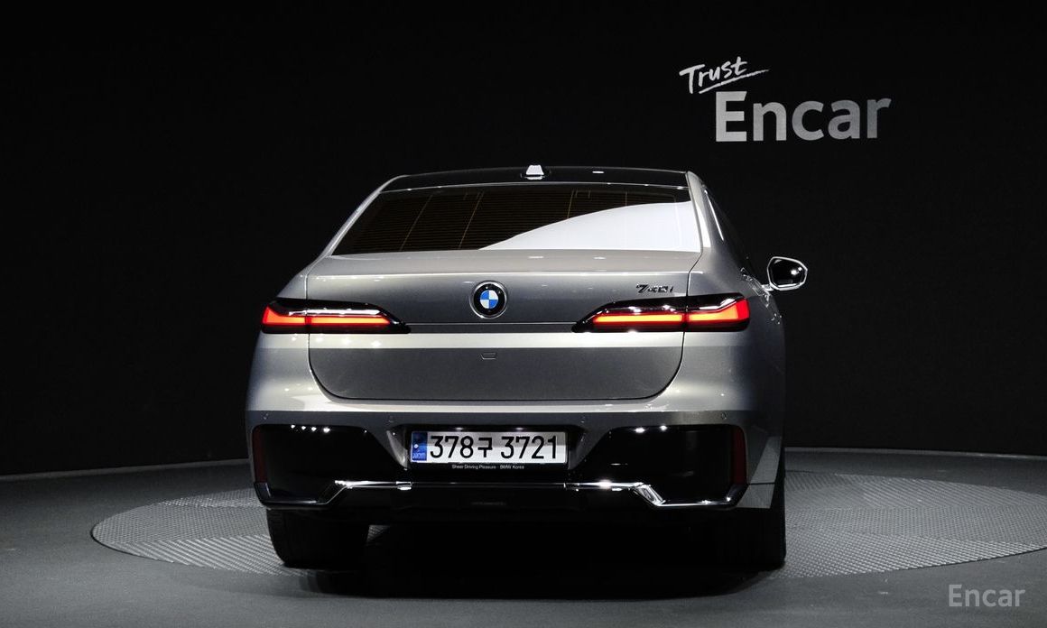  BMW 7-Series