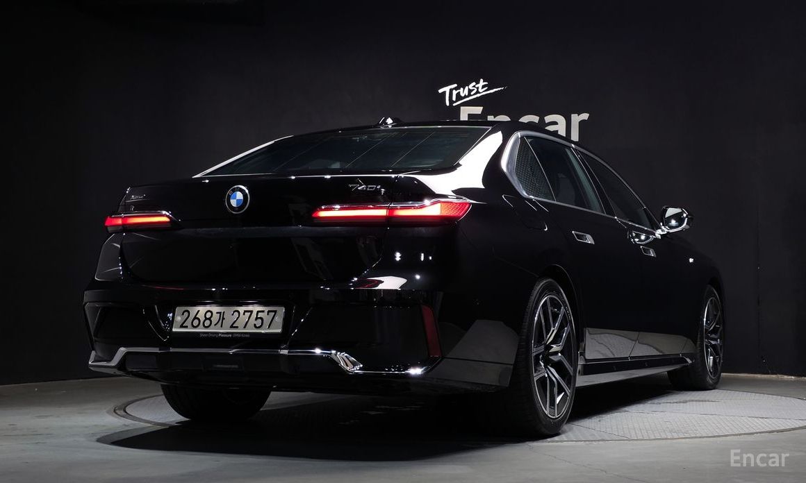  BMW 7-Series