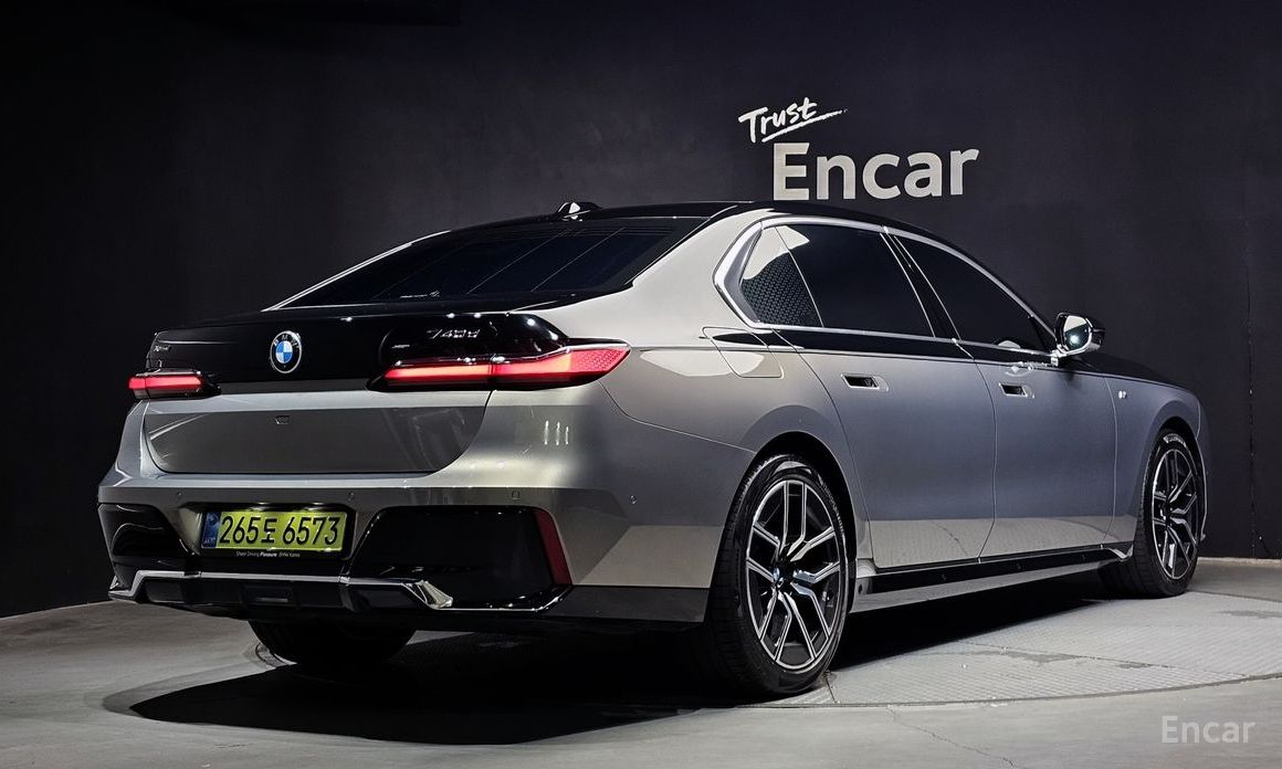  BMW 7-Series