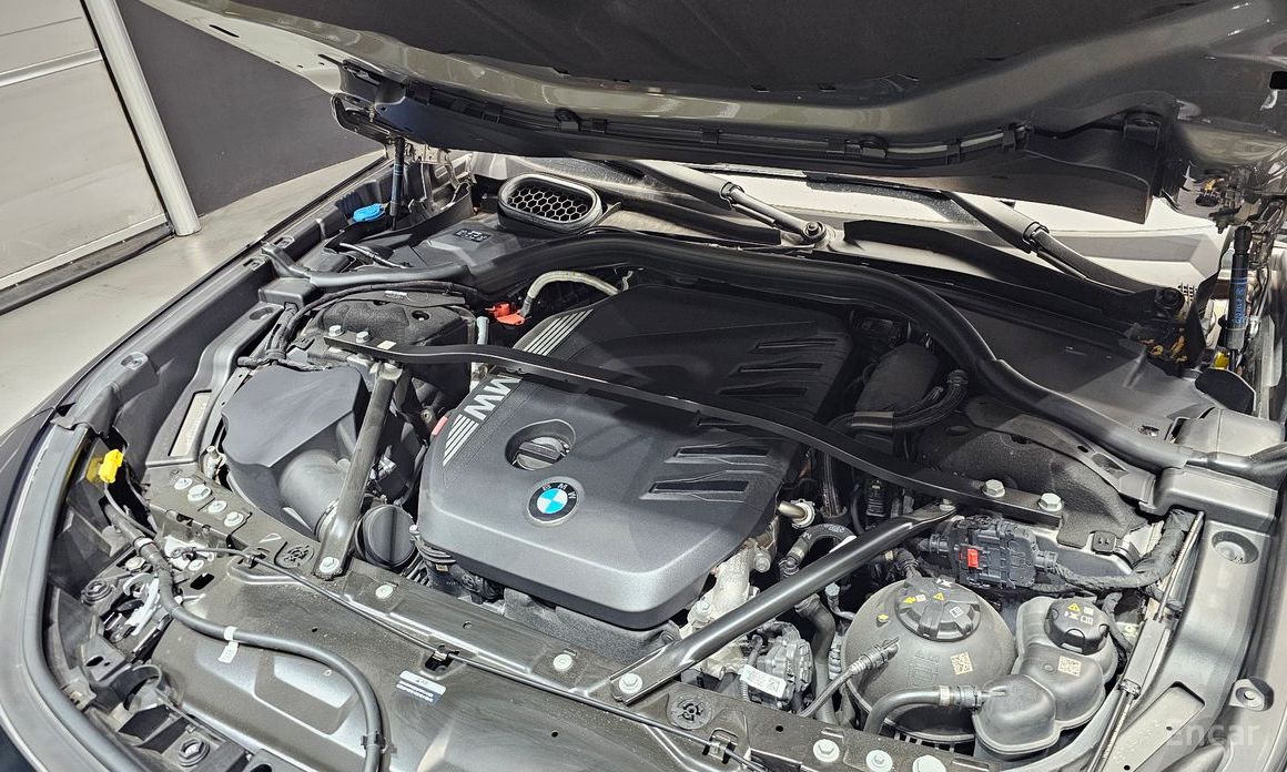  BMW 7-Series