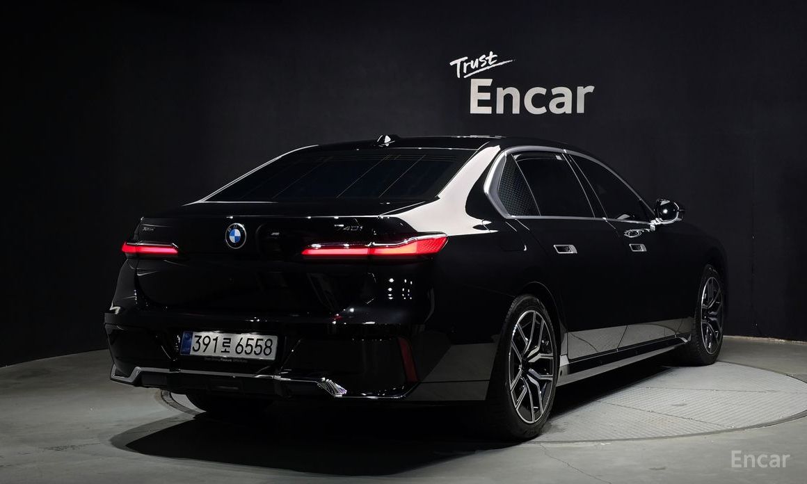  BMW 7-Series