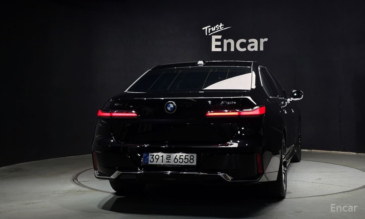  BMW 7-Series