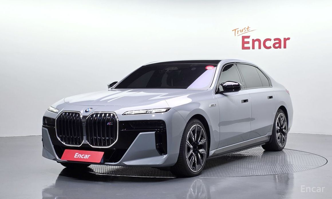  BMW i7