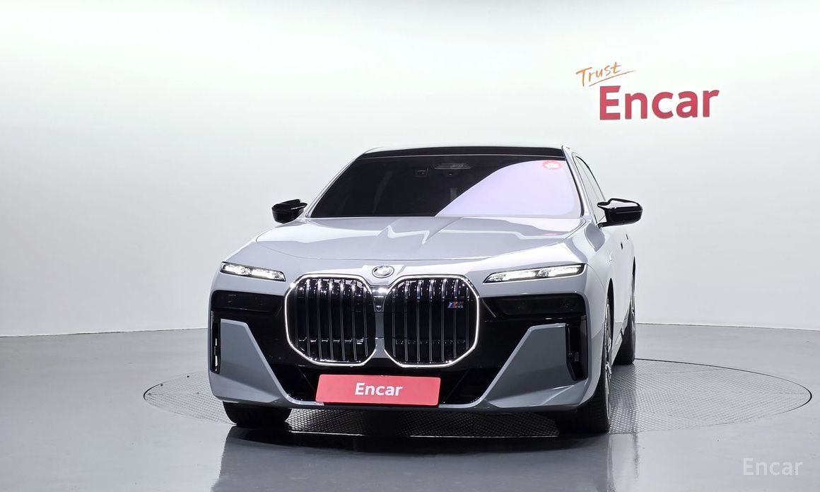  BMW i7