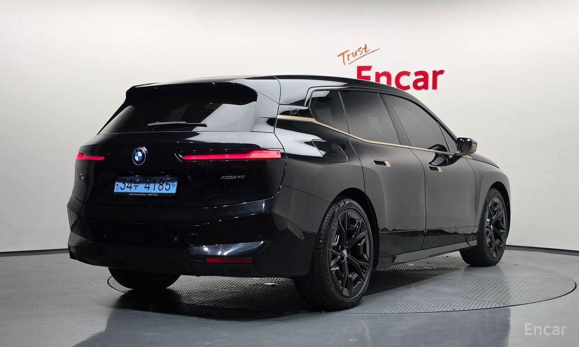  BMW iX