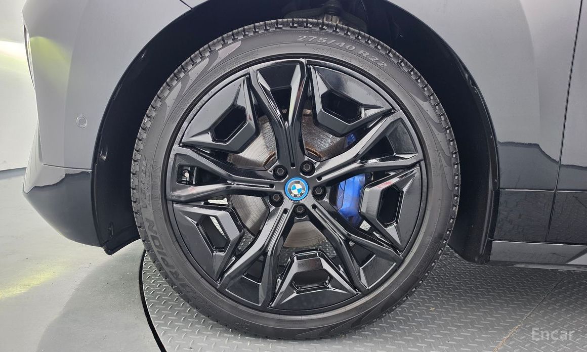  BMW iX