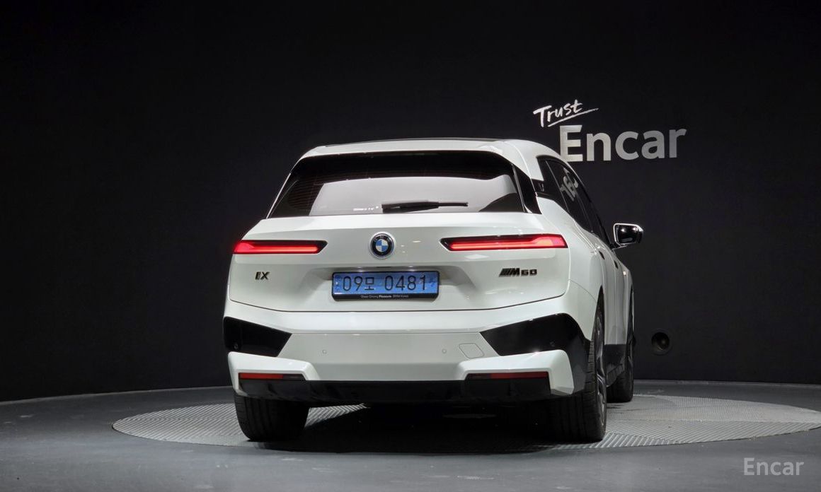  BMW iX