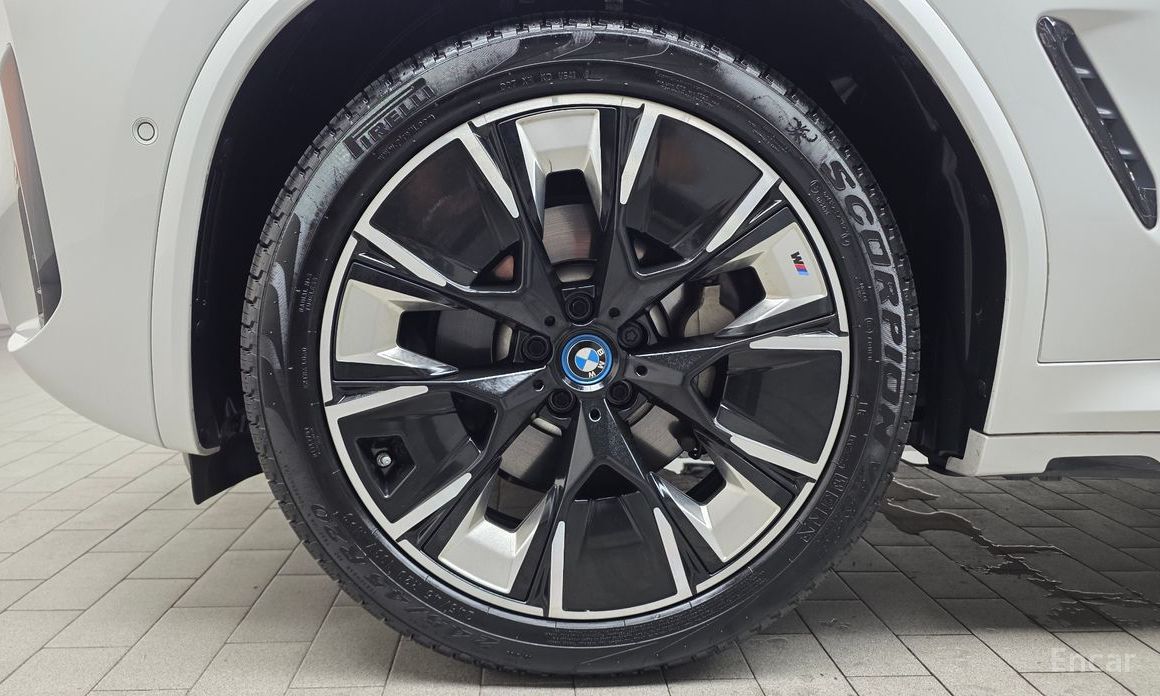  BMW iX3