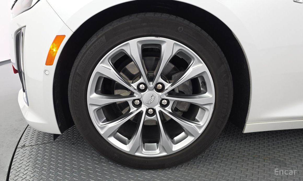  Cadillac CT5
