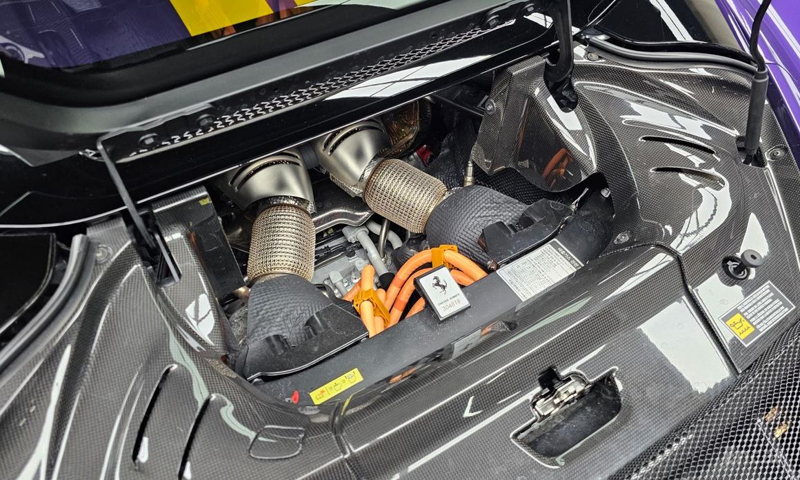  Ferrari 296