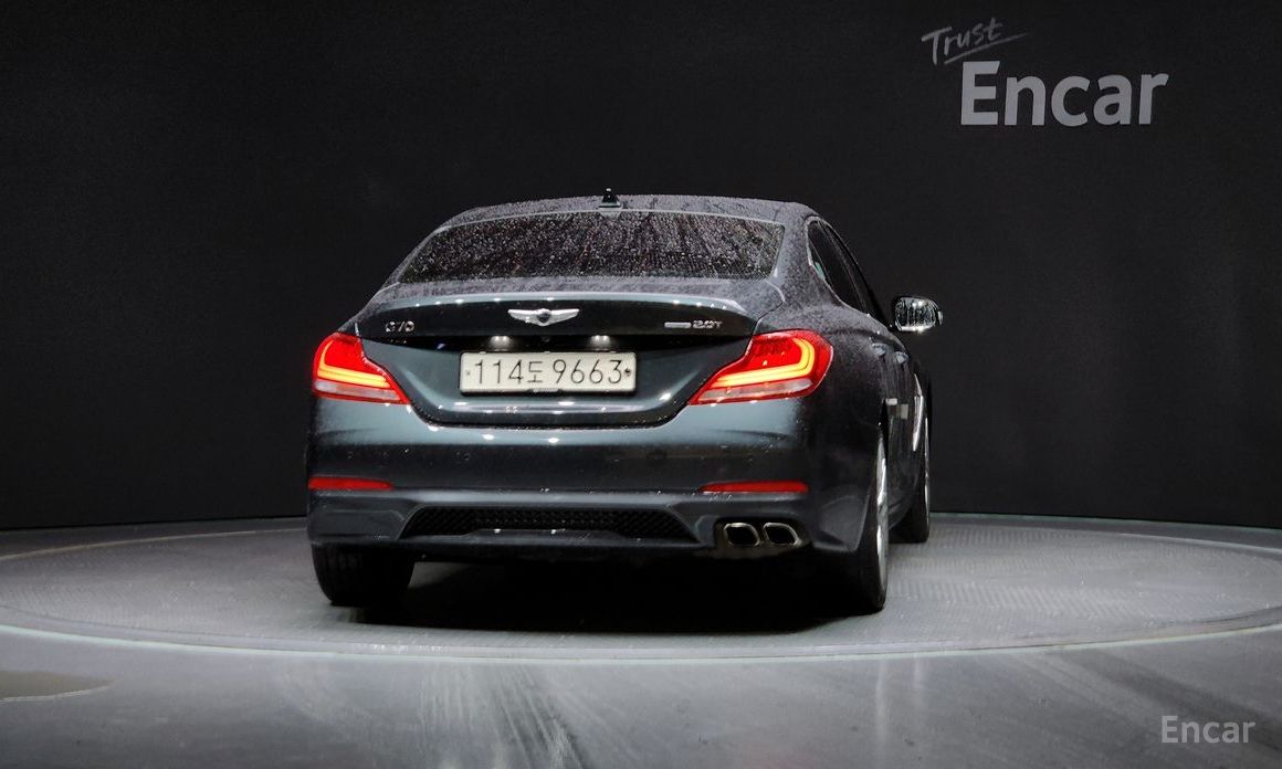  Genesis G70