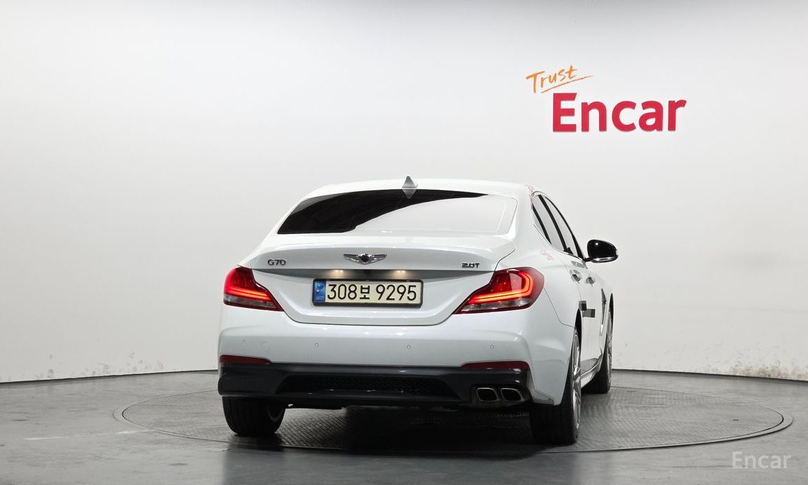  Genesis G70