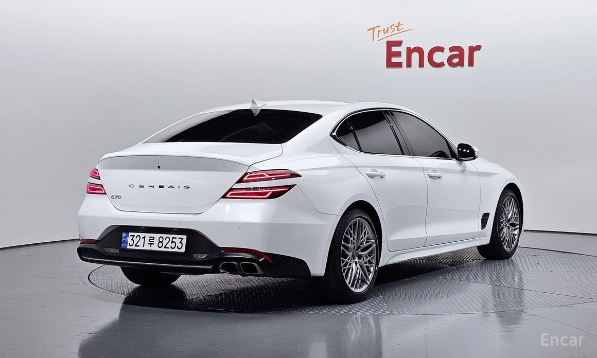  Genesis G70