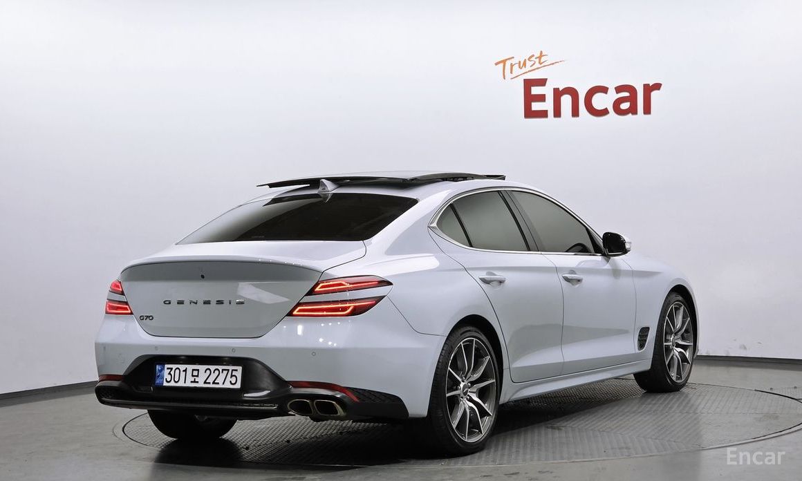  Genesis G70