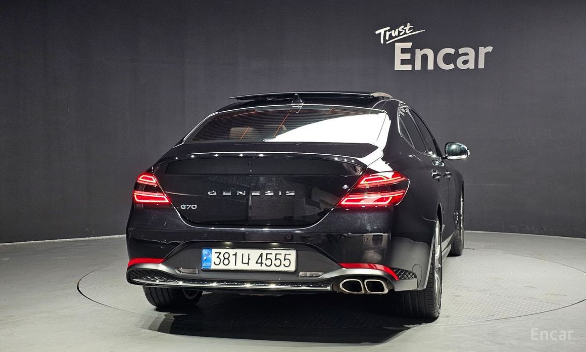  Genesis G70