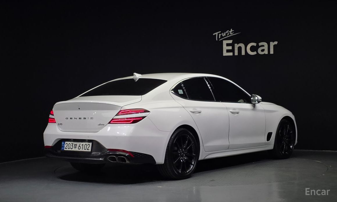  Genesis G70