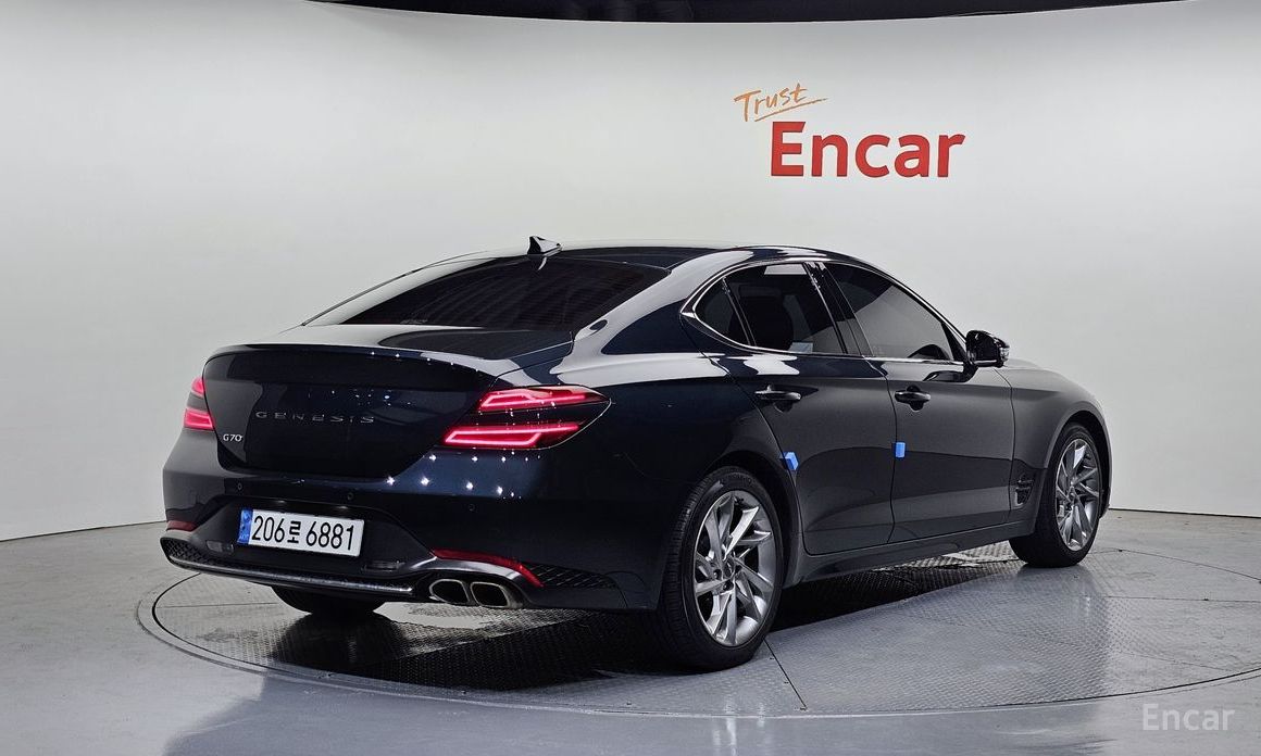  Genesis G70