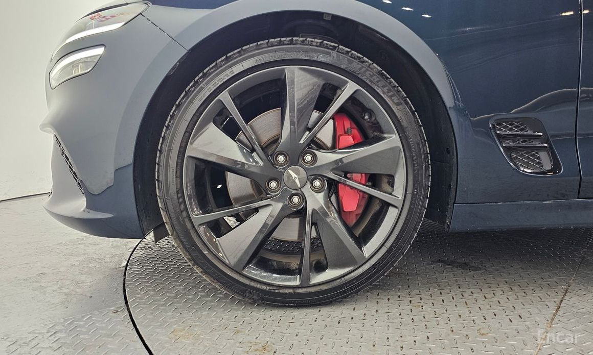  Genesis G70