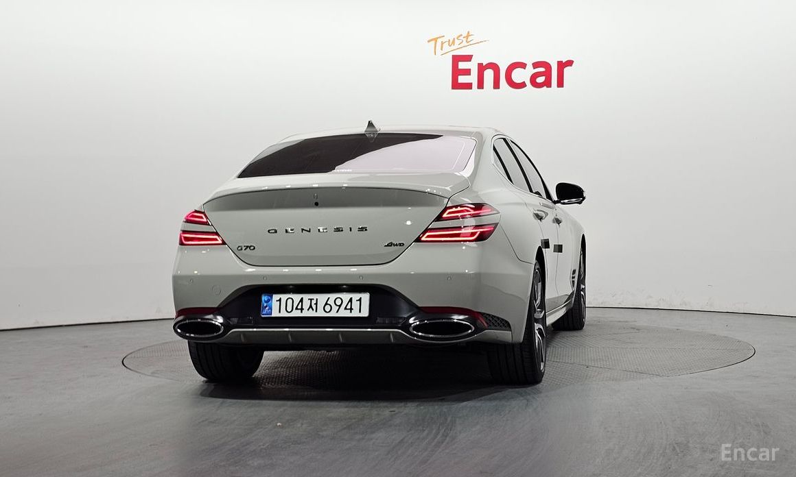  Genesis G70