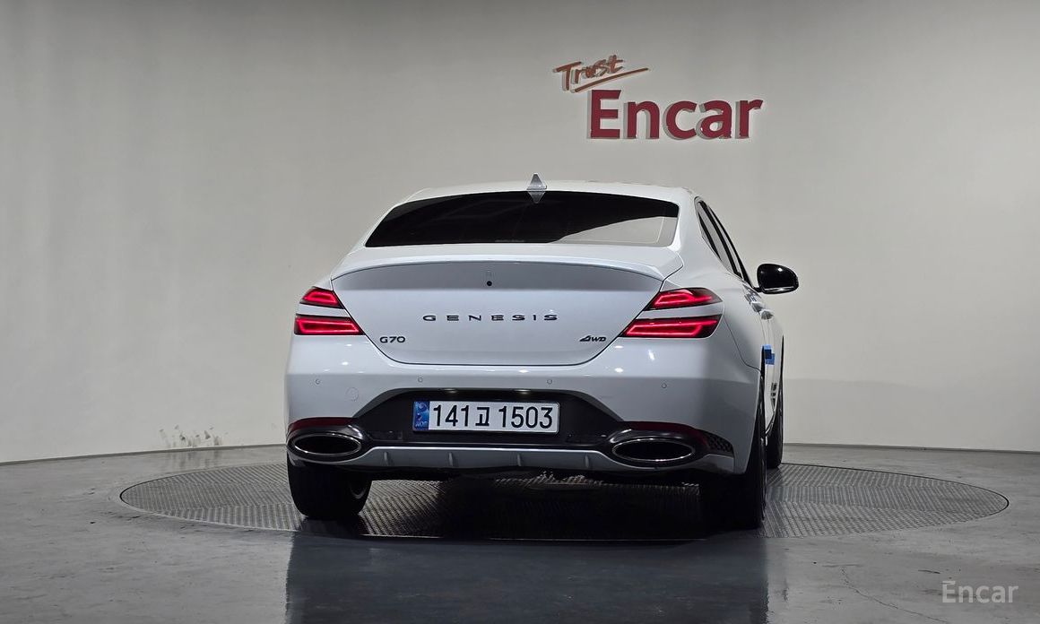  Genesis G70