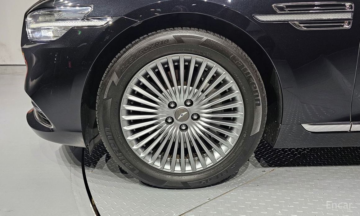  Genesis G90