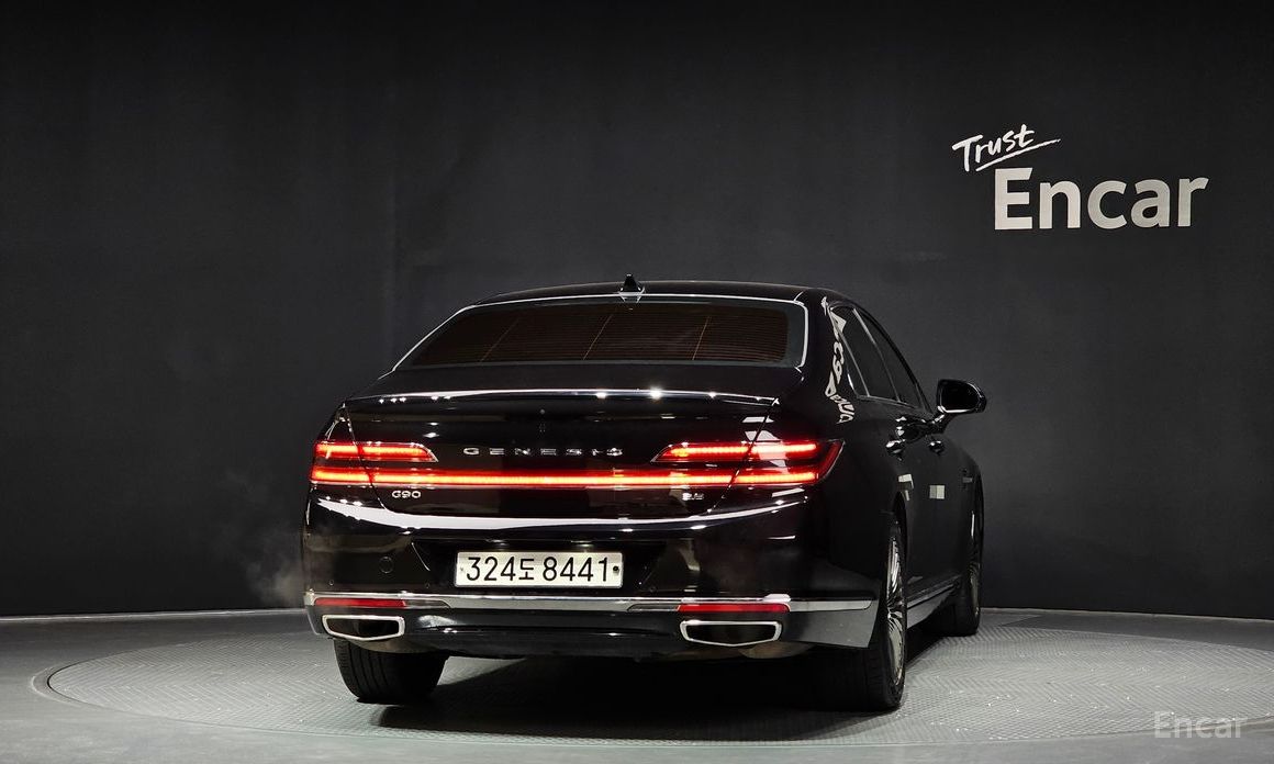  Genesis G90