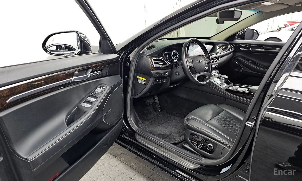  Genesis G90