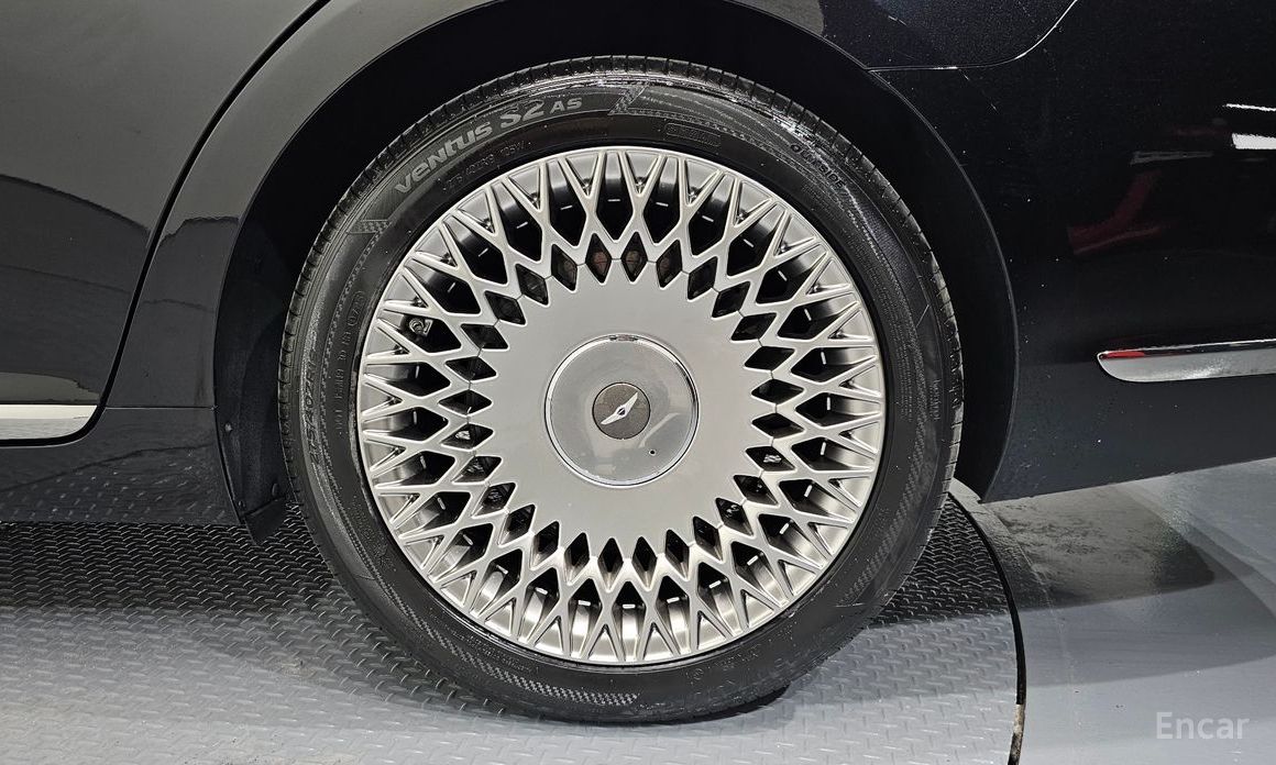  Genesis G90
