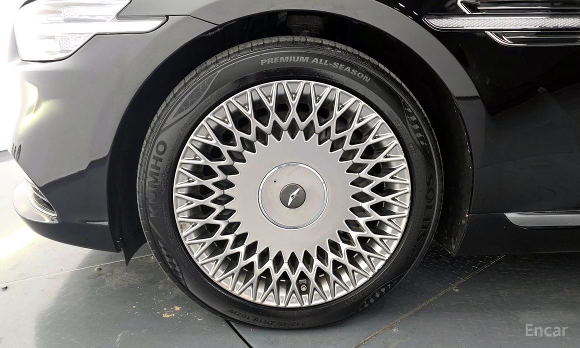  Genesis G90