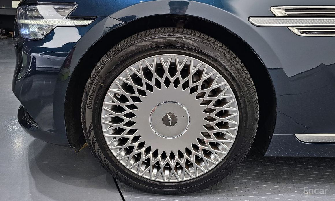  Genesis G90