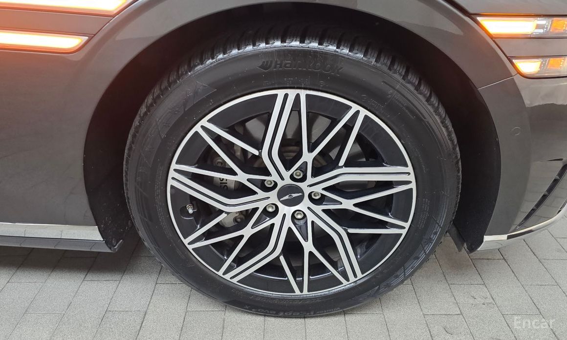  Genesis G90