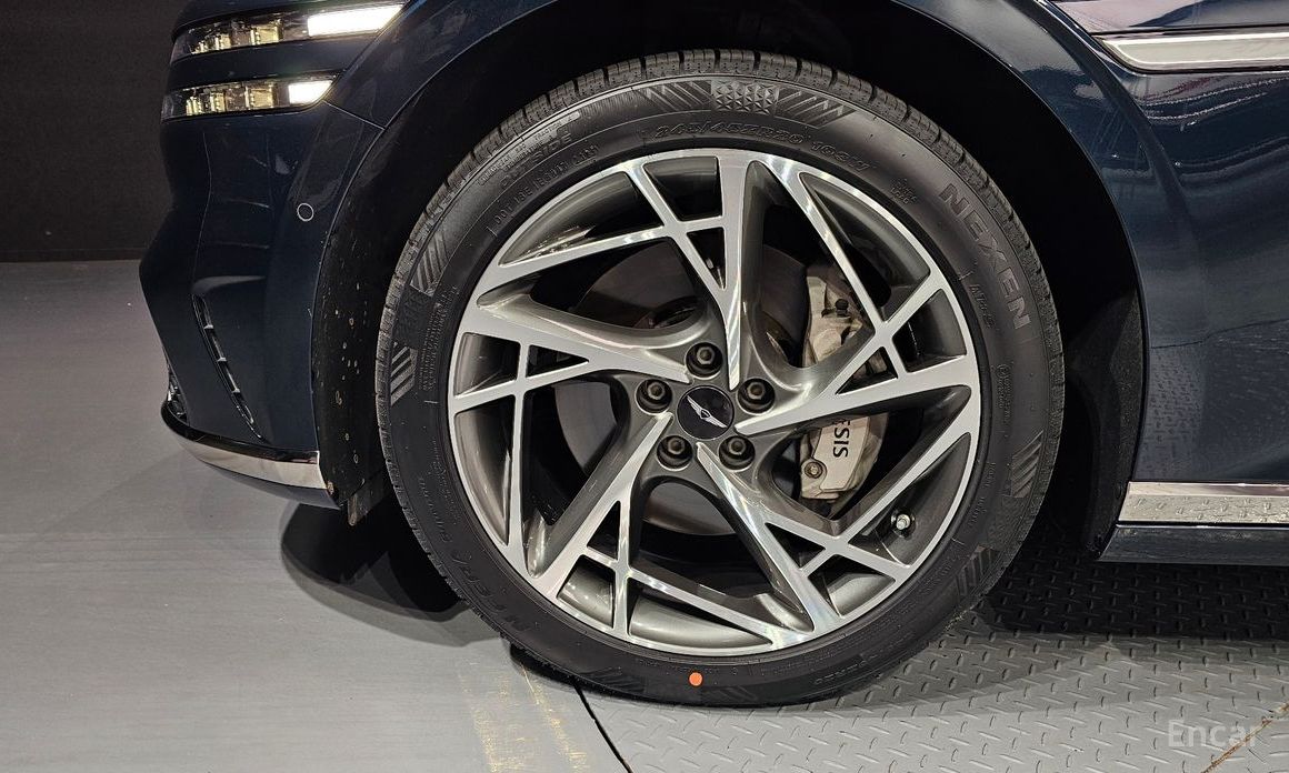  Genesis G90