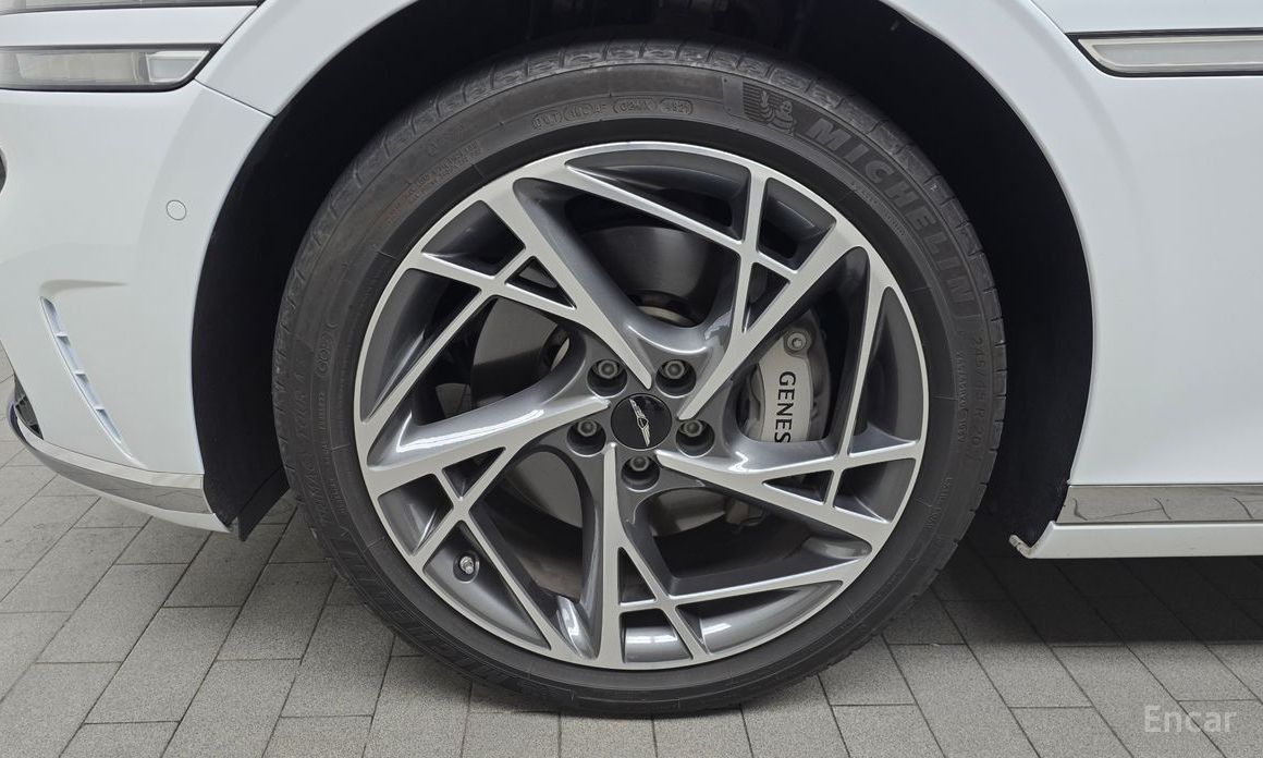  Genesis G90