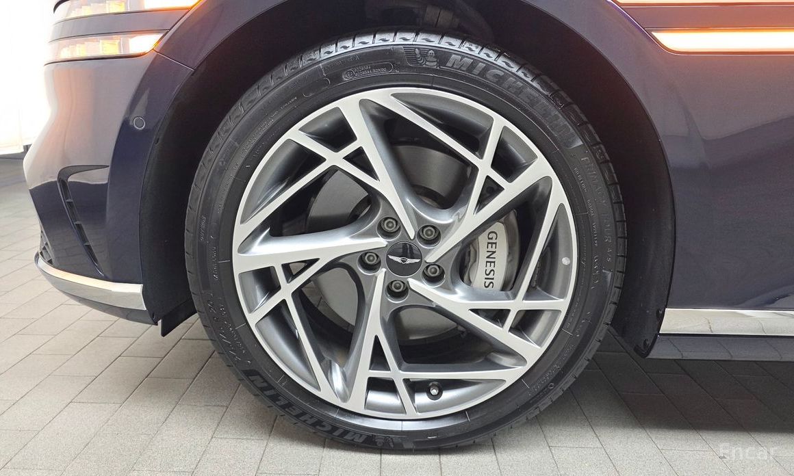  Genesis G90